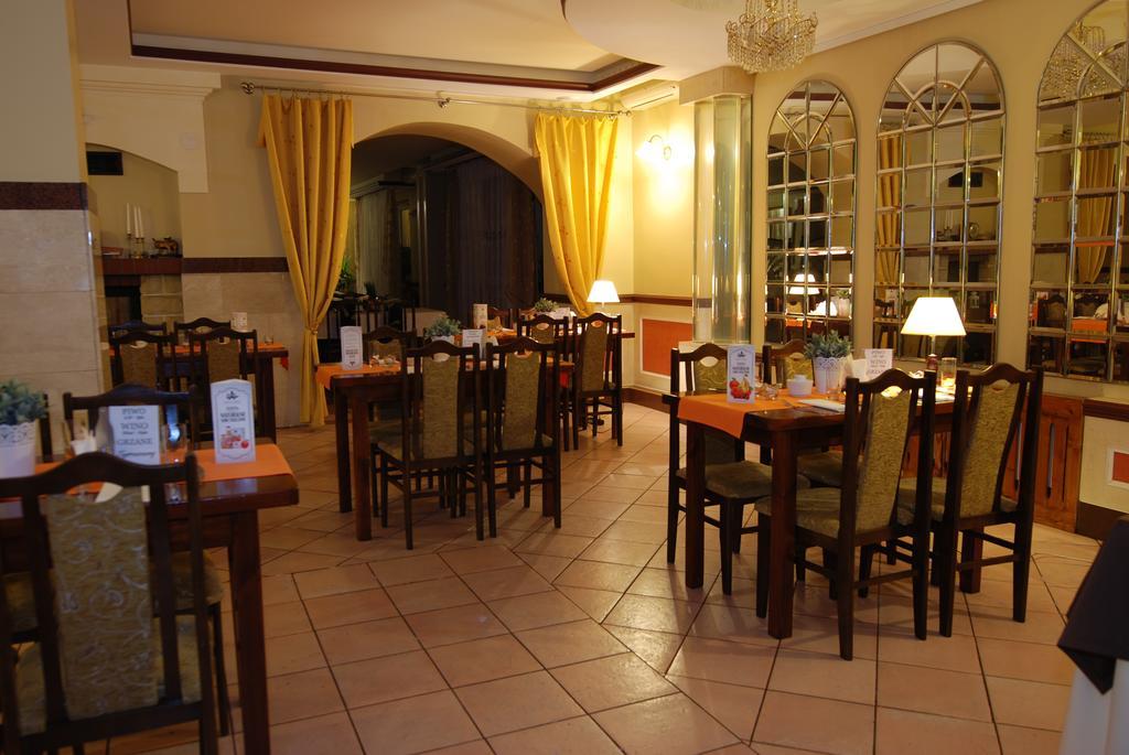 Hotel La-Musica Piaseczno  Exteriér fotografie